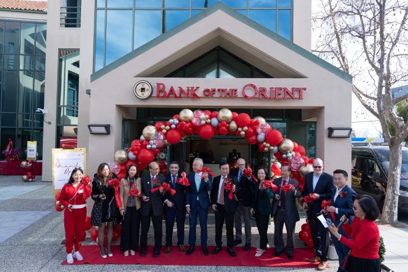 Bank of the Orient branch ribbon cutting